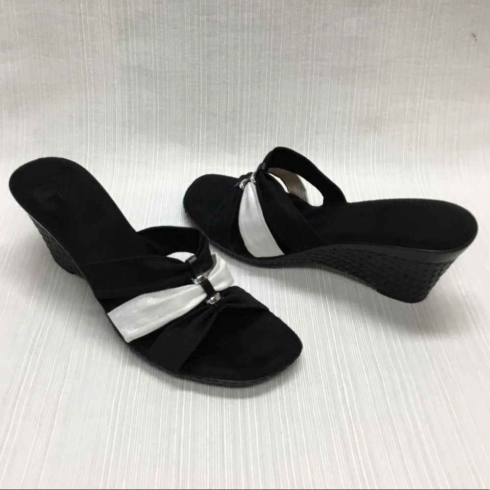 Eitienne Aigner Slide On Wedges - Picture 4 of 8